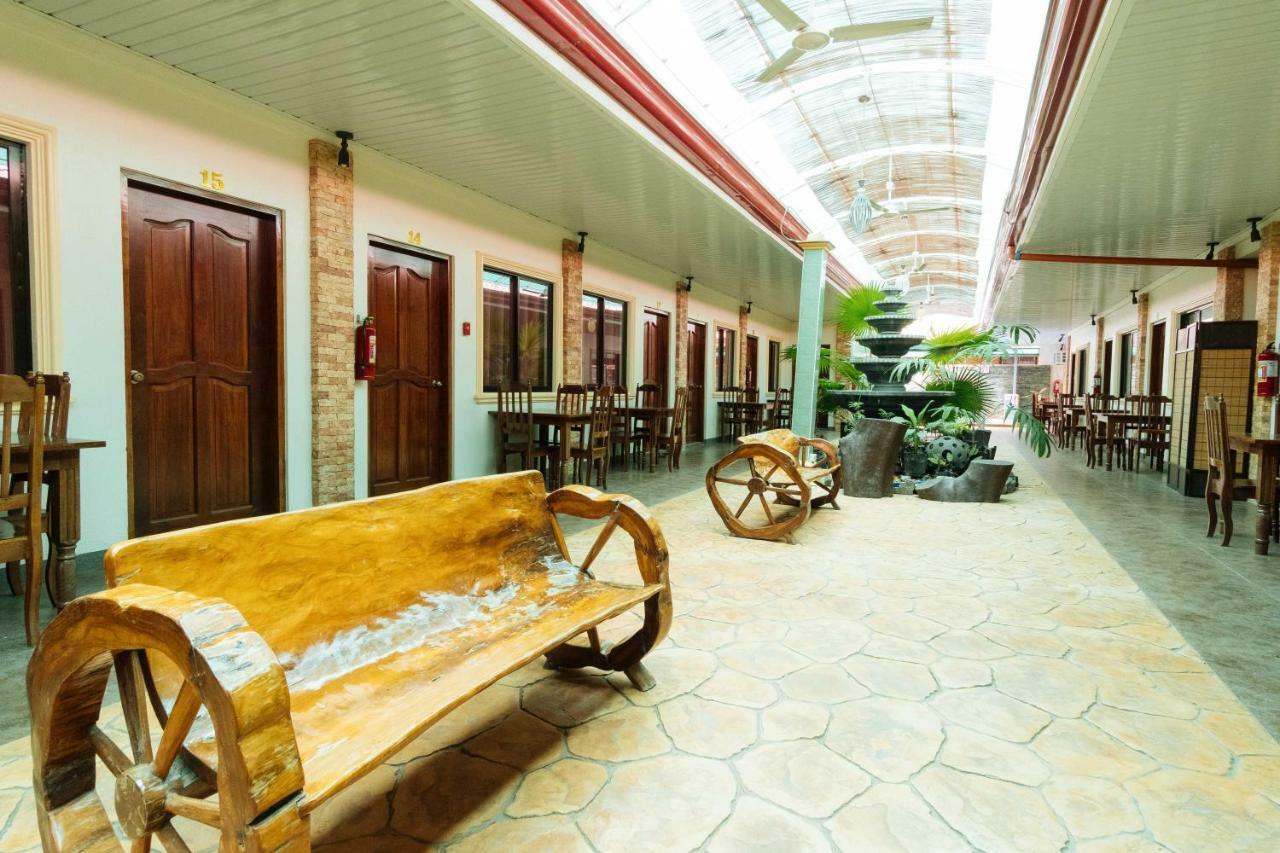 Reddoorz Premium Near Pristine Beach Puerto Princesa Exteriör bild