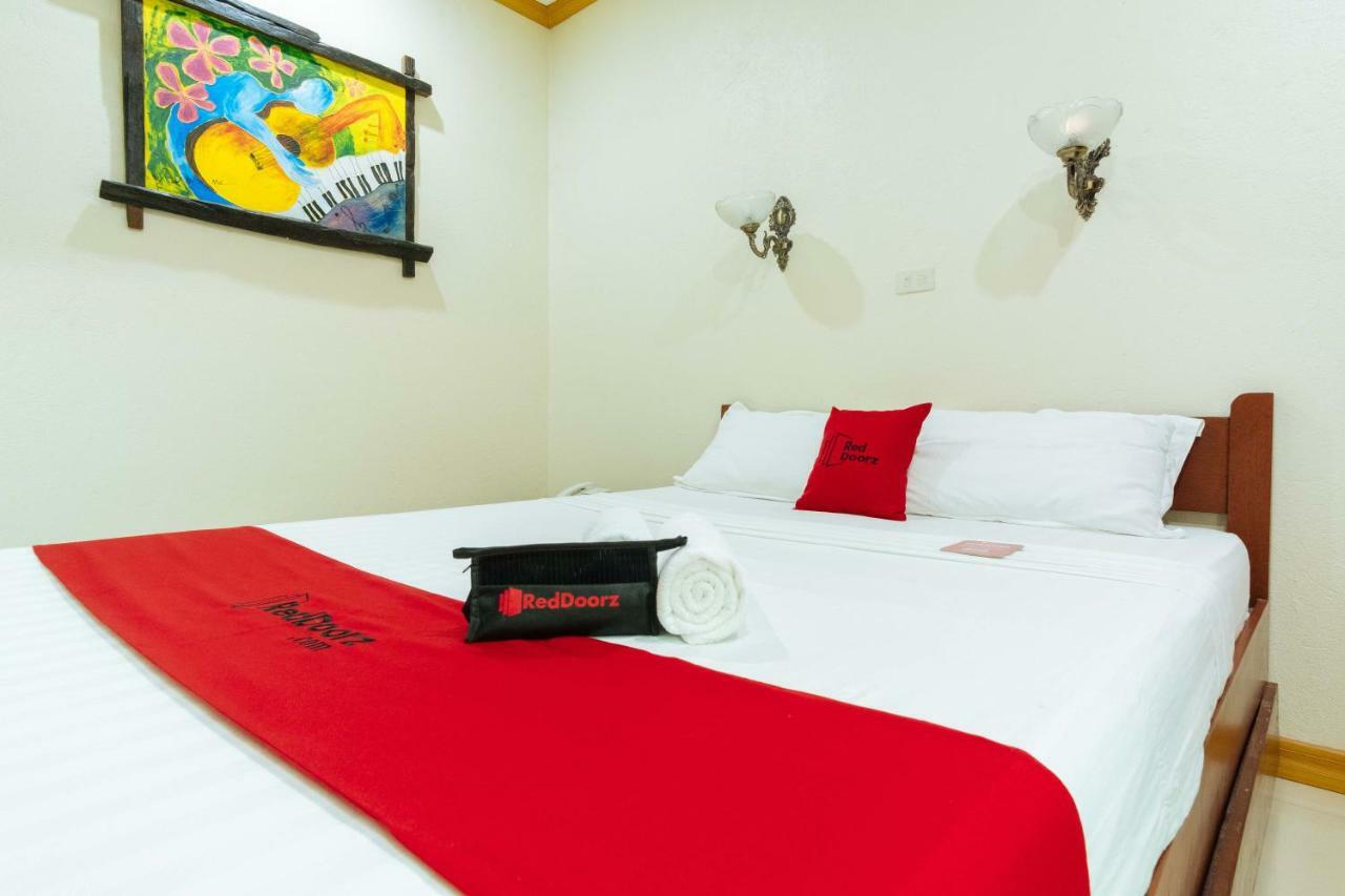 Reddoorz Premium Near Pristine Beach Puerto Princesa Exteriör bild